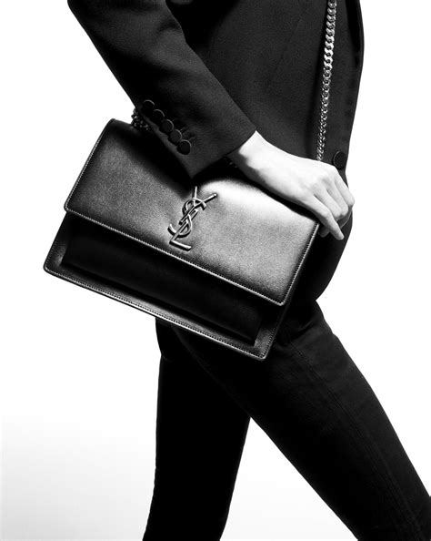 ysl sunset large in smooth leather|Why the Saint Laurent Sunset Bag is a Wardrobe Essential.